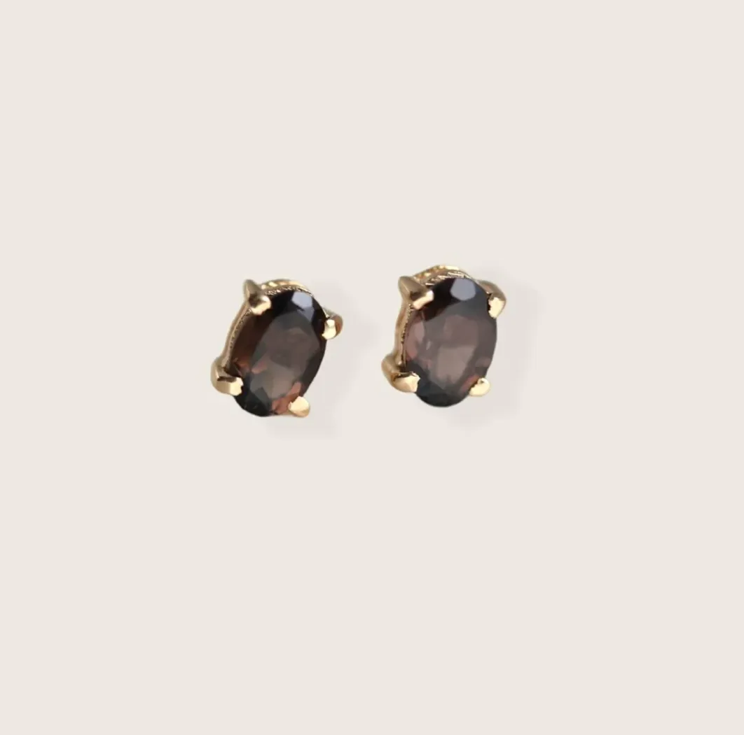 Ava Studs ? Smokey Quartz