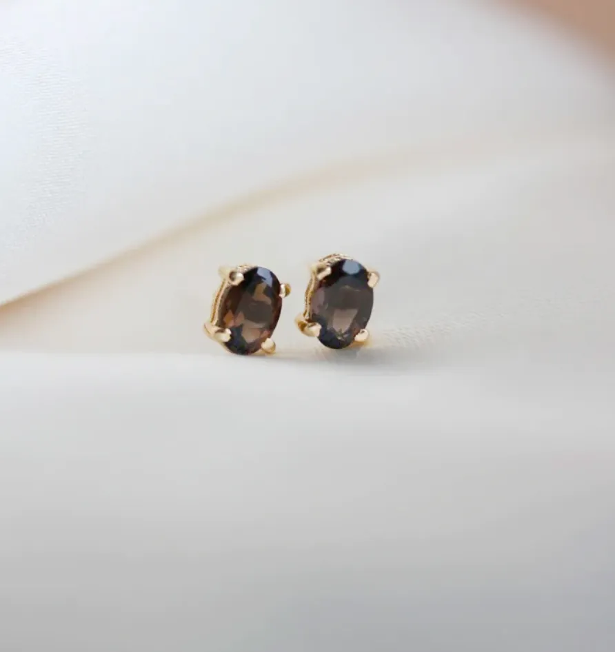 Ava Studs ? Smokey Quartz