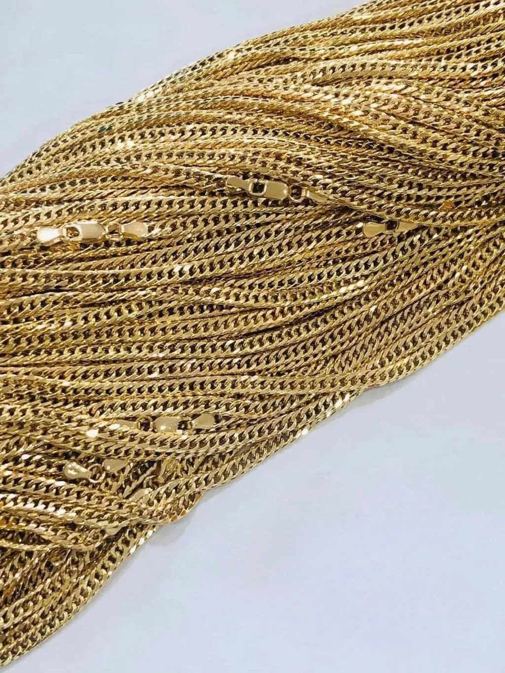 Cadena Cuban Link Necklace 18K Gold