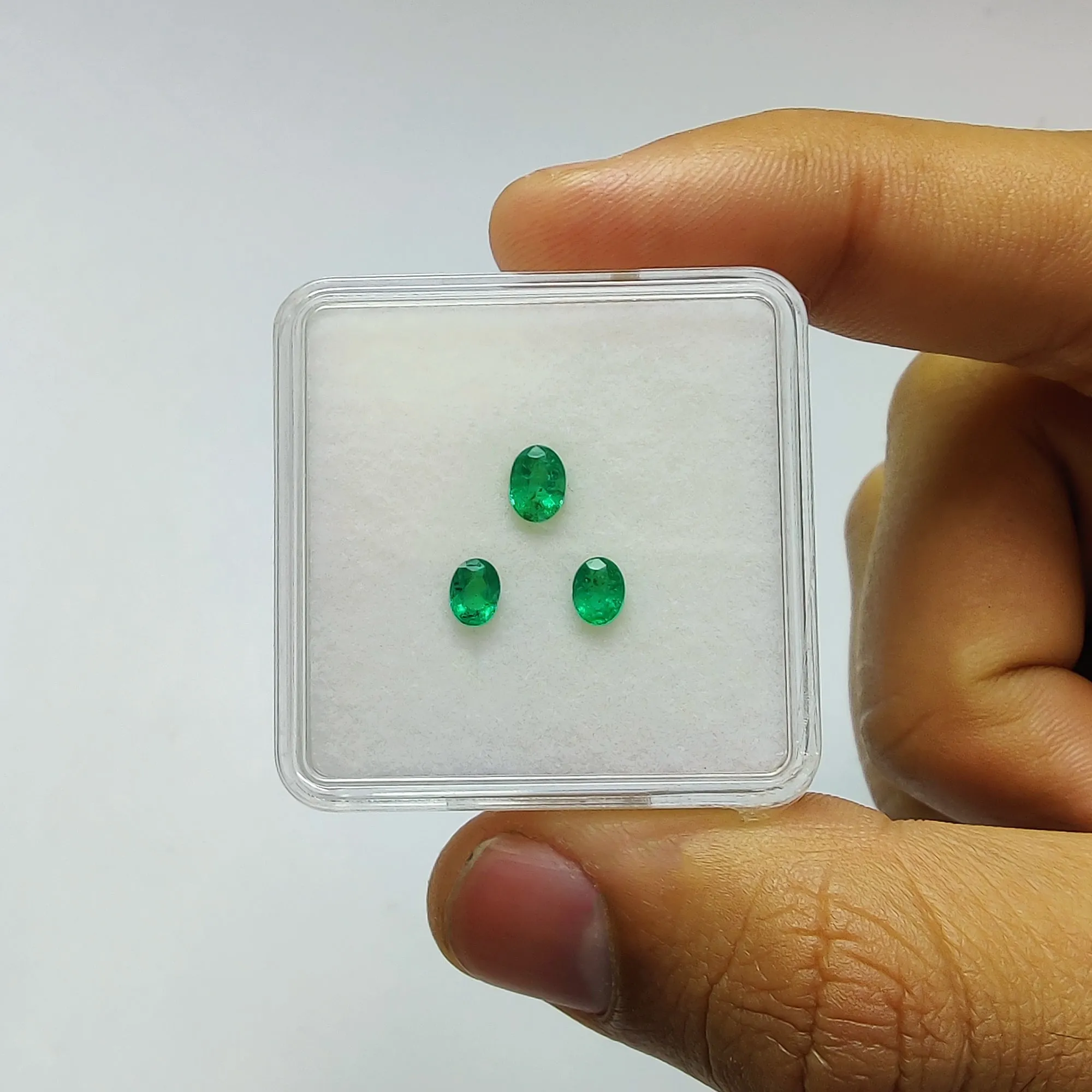 Emerald Gemstone Normal Cut : 0.80cts Natural Untreated Unheated Green Emerald Oval Shape 4.5*3.5mm - 5*4mm 3pcs Set