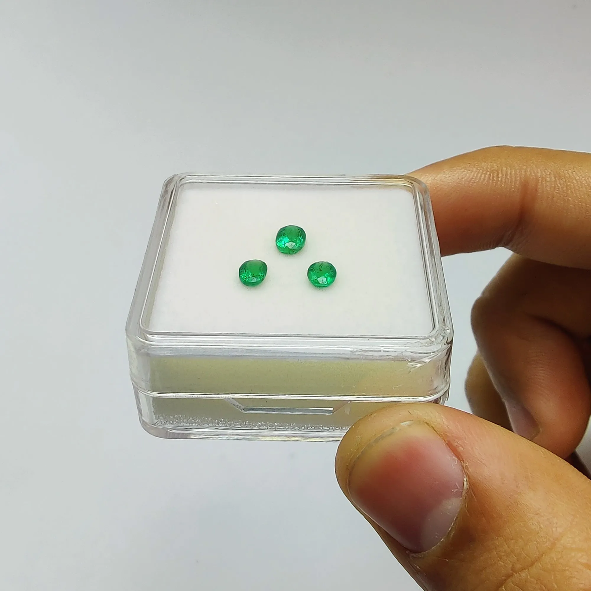 Emerald Gemstone Normal Cut : 0.80cts Natural Untreated Unheated Green Emerald Oval Shape 4.5*3.5mm - 5*4mm 3pcs Set