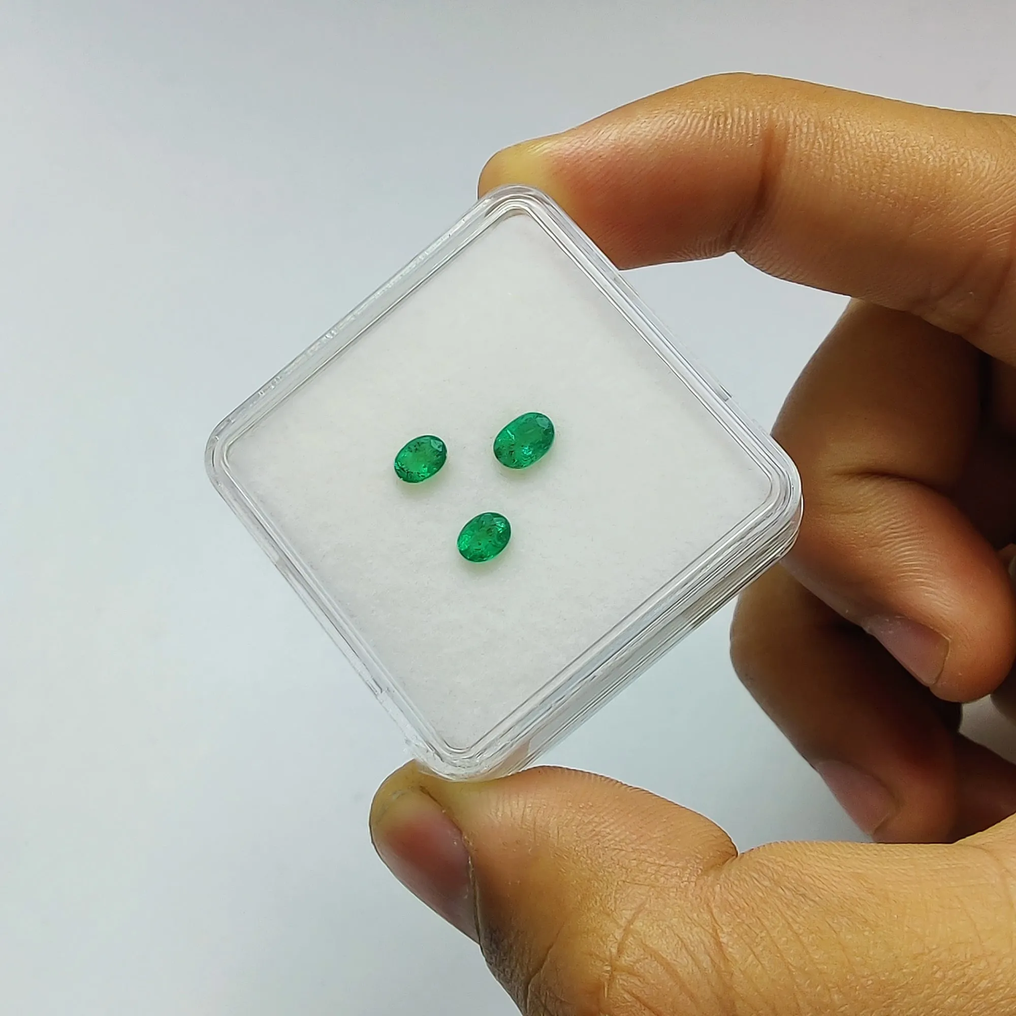 Emerald Gemstone Normal Cut : 0.80cts Natural Untreated Unheated Green Emerald Oval Shape 4.5*3.5mm - 5*4mm 3pcs Set