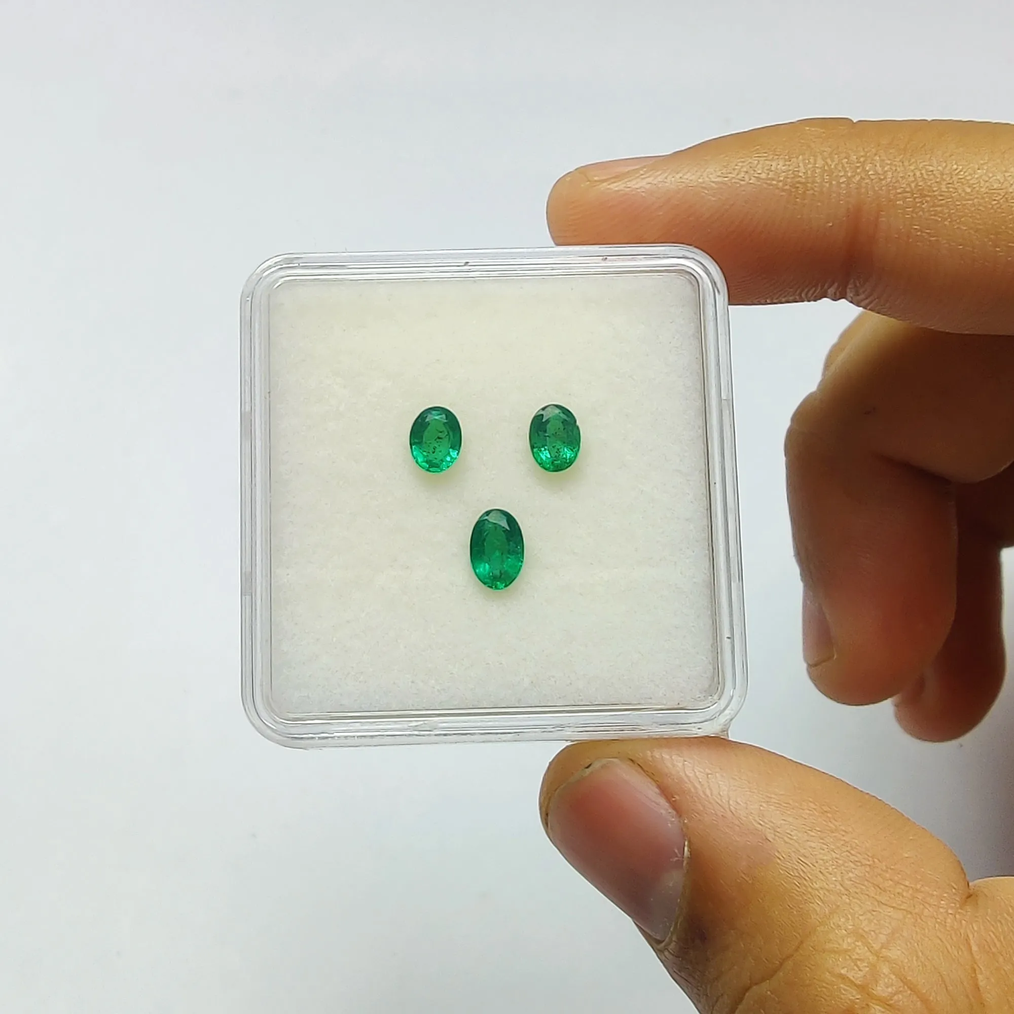 Emerald Gemstone Normal Cut : 1.00cts Natural Untreated Unheated Green Emerald Oval Shape 5*4mm - 6*4mm 3pcs Set