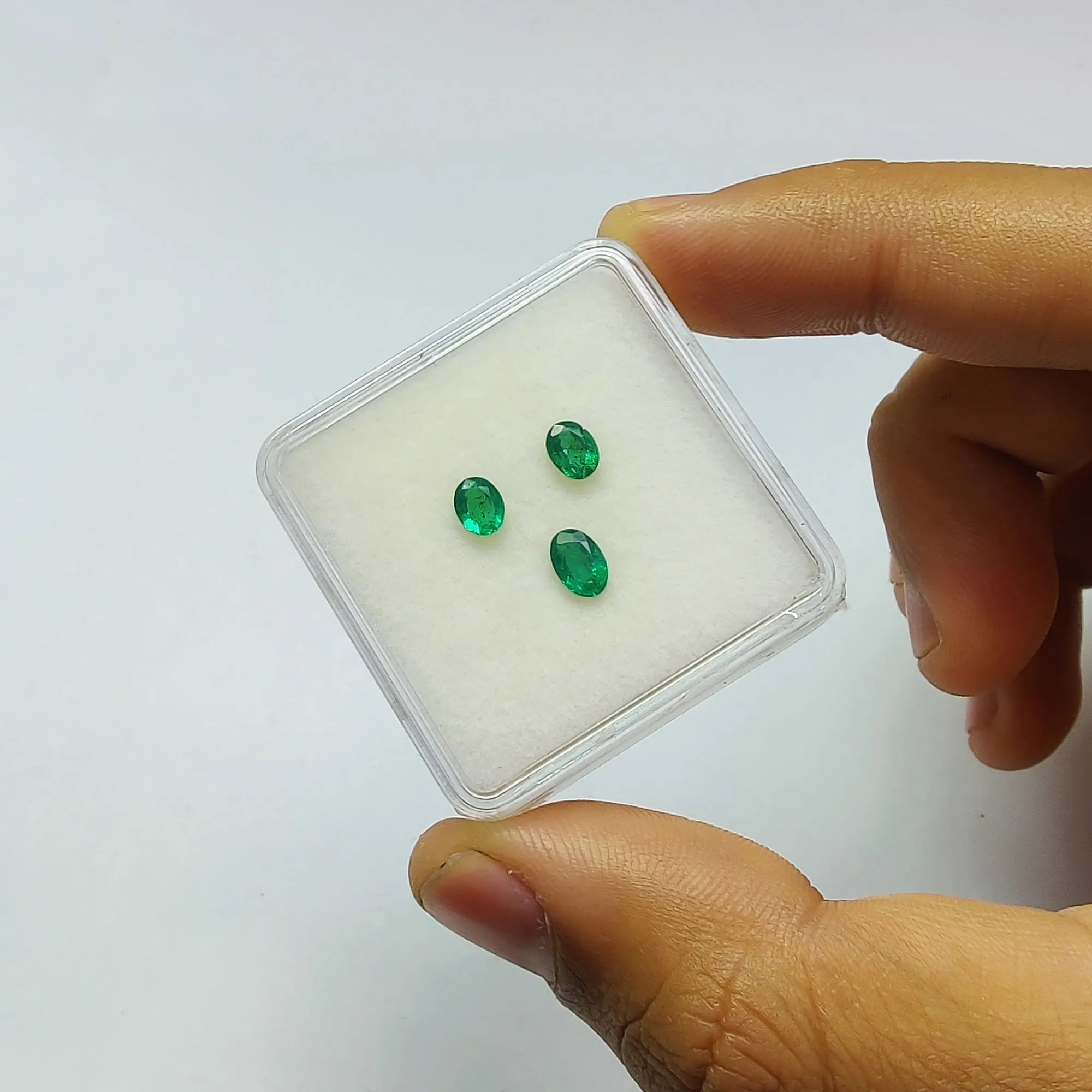 Emerald Gemstone Normal Cut : 1.00cts Natural Untreated Unheated Green Emerald Oval Shape 5*4mm - 6*4mm 3pcs Set