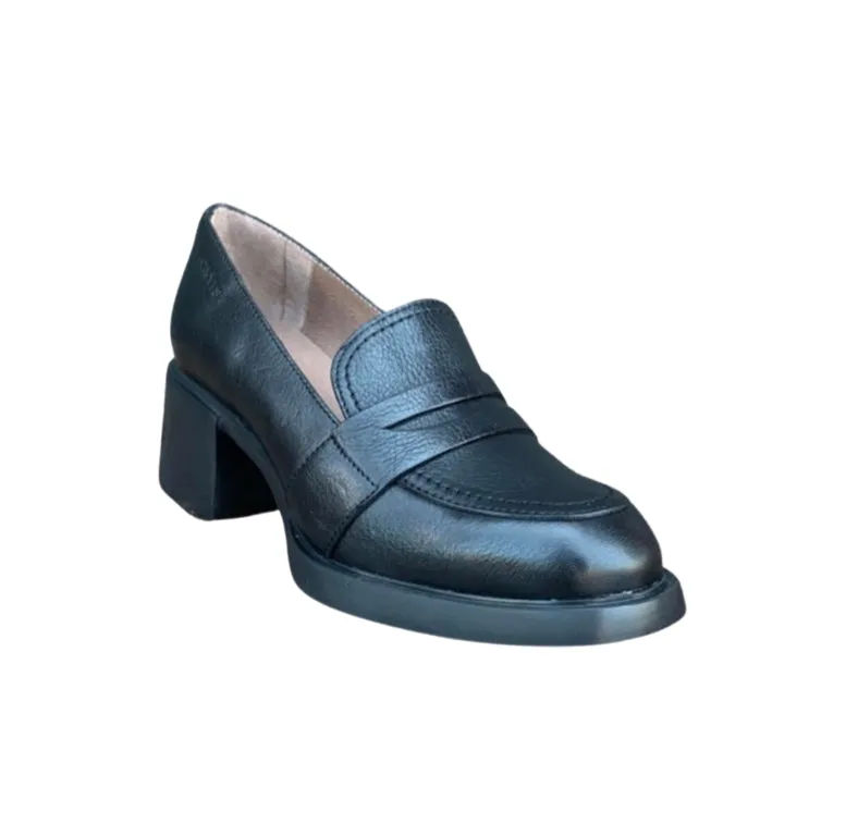 G6107 Black Leather Loafer