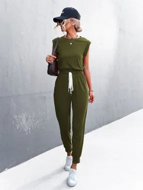 Jumpsuit mit Rundhalsausschnitt und Flügelärmeln