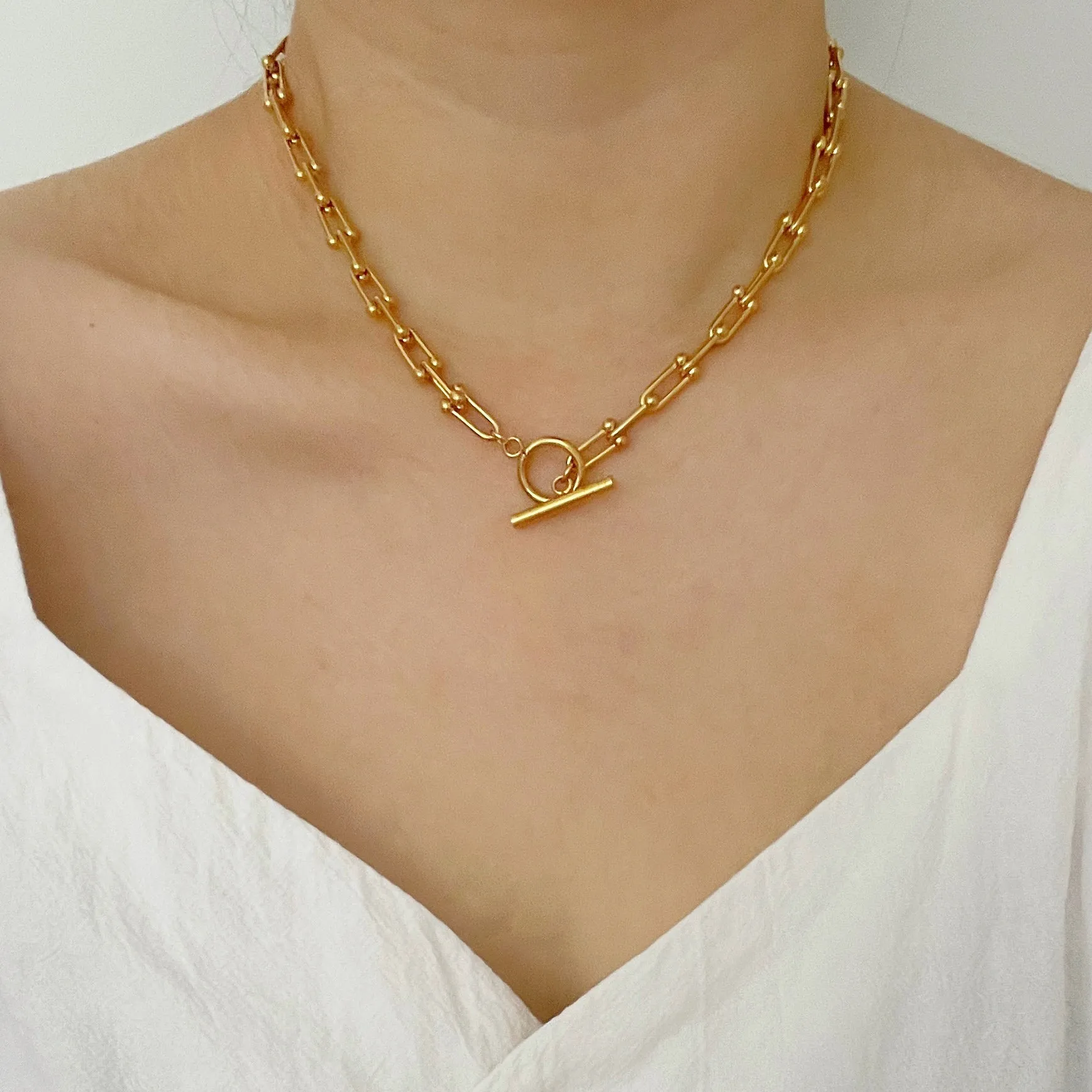 U Chain Toggle Hardware Necklace - Gold